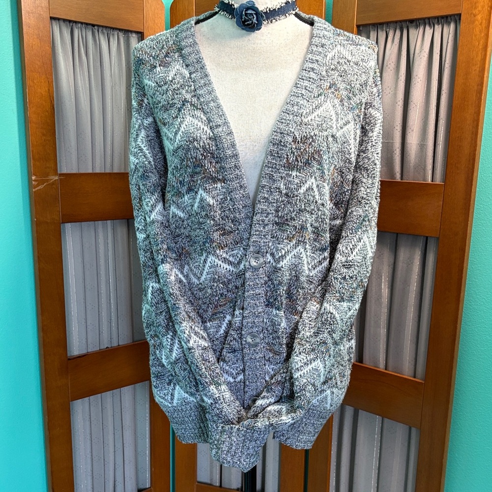 Method Chic Gray Vintage Patterned Buttoned Cardi… - image 1